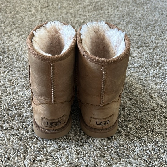 UGG size 12 kids boots. - Picture 4 of 4